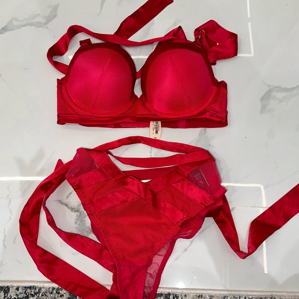 Victoria’s Secret Bra & Panty Lingerie